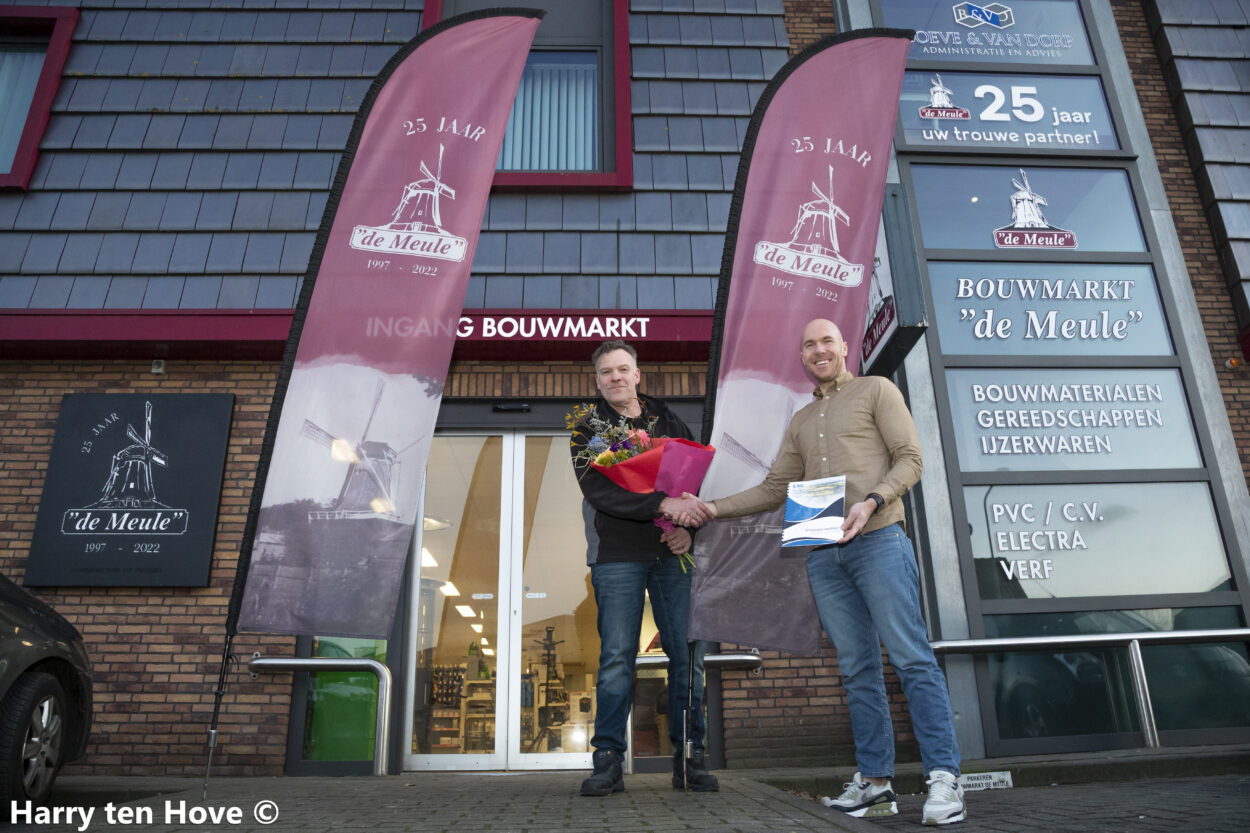 De Meule hef veule: nu ook een bord langs het veld van ESC!