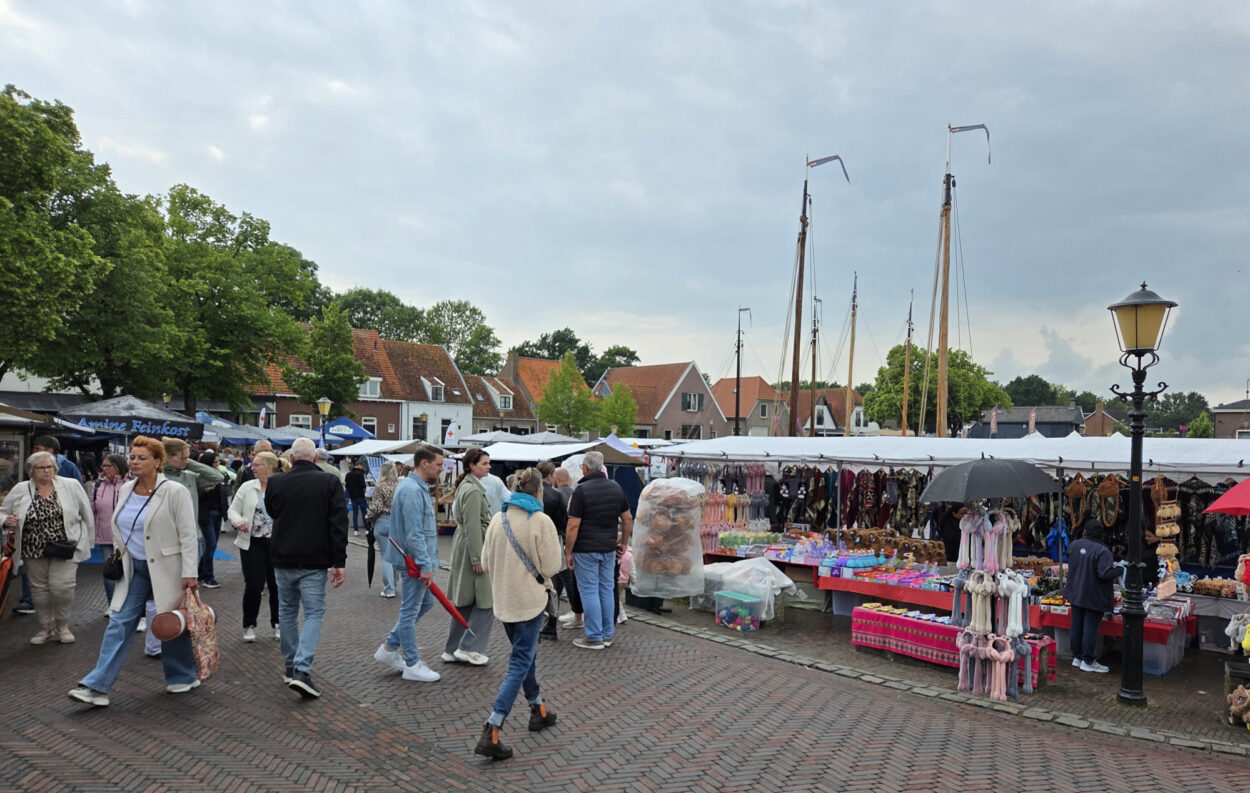 14e Pinkstermarkt op Maandag 25 mei 2026